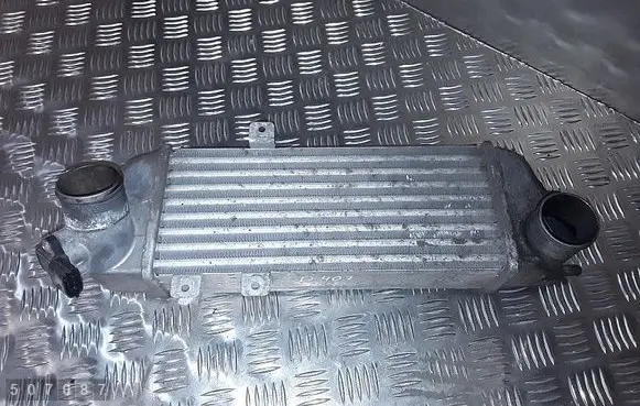 Hyundai i30 Intercooler radiator 282712A610