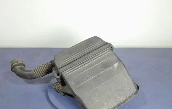 Air filter box