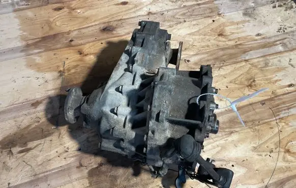 Nissan Patrol 260 Gearbox transfer box case 