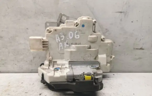 Audi A3 S3 A3 Sportback 8P Rear door lock 4F0839015