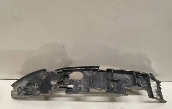 Volkswagen Touareg I Front bumper mounting bracket 7L6807184C