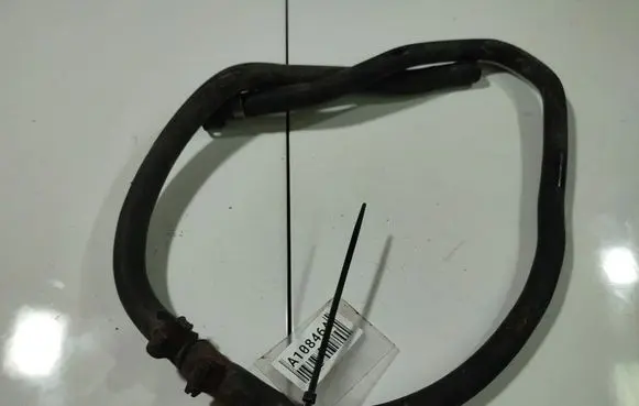 Engine coolant pipe/hose