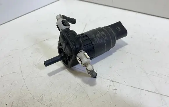 Volkswagen Golf Plus Windscreen/windshield washer pump 1K6955651