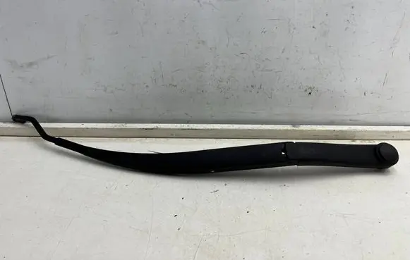 Hyundai Grandeur Front wiper blade arm