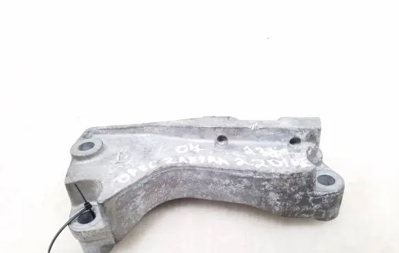 Opel Zafira B Engine mounting bracket 24459767