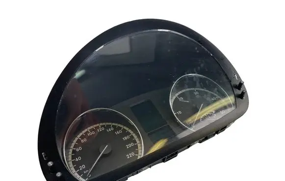 Mercedes-Benz Vito Viano W639 Speedometer (instrument cluster) A6399004101