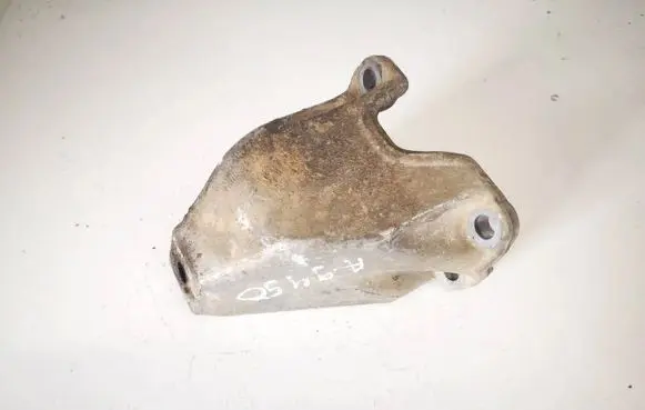 Volkswagen PASSAT B5 Engine mounting bracket 8d0399113ab