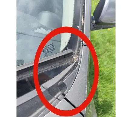 Mazda 3 II Front arch trim BBM451PC1 K2443
