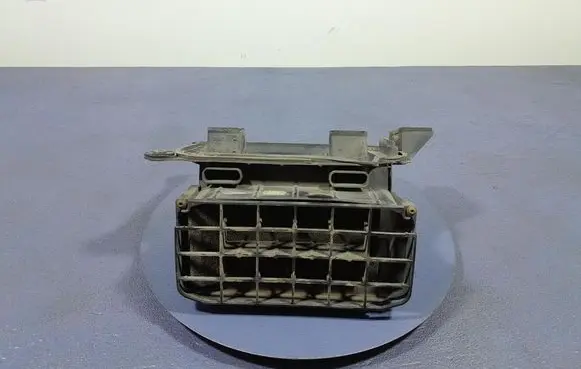 Renault Megane III Air filter box 7421176498
