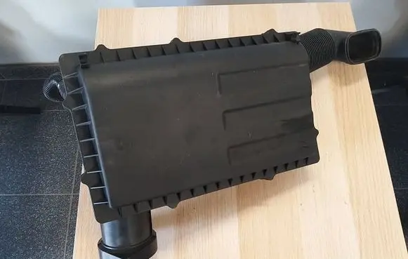 Air filter box