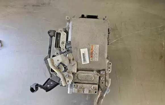 Toyota RAV 4 (XA40) Voltage converter inverter g920042010