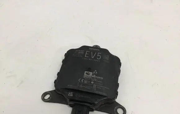 Toyota RAV 4 (XA50) Blind spot module 8816242061
