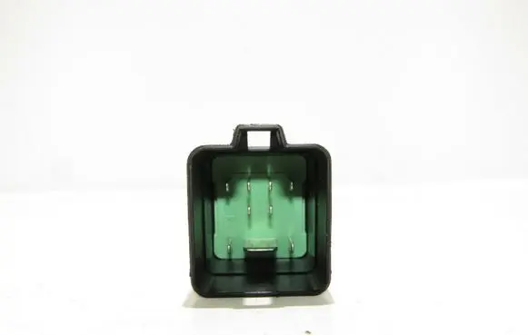 Skoda Octavia Mk2 (1Z) Glow plug pre-heat relay 038907281d