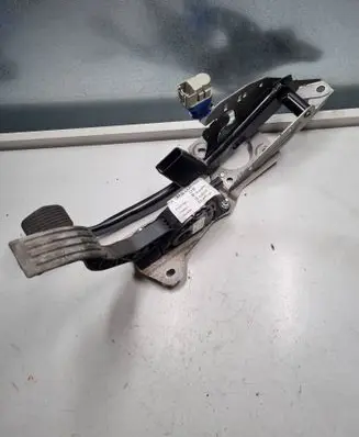 Ford Focus Pedal assembly BV612467GB
