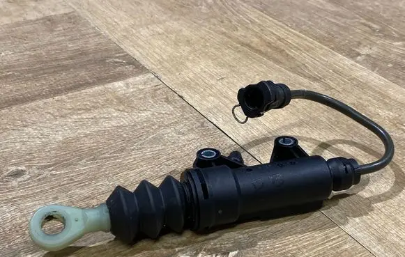 Mini One - Cooper R56 Clutch master cylinder 6774078