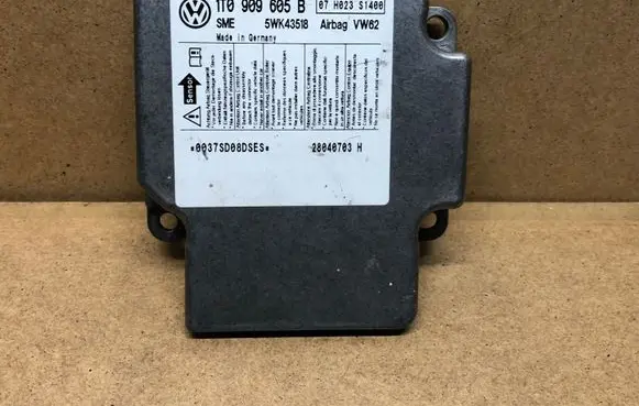 Volkswagen Touran I Airbag control unit/module 1T0909605B