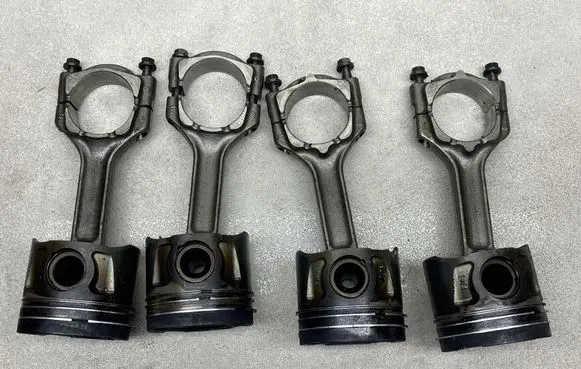 Opel Insignia A Piston with connecting rod