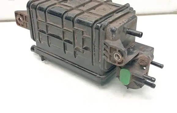 Active carbon filter fuel vapour canister