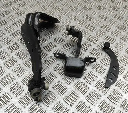 Mercedes-Benz Vito Viano W447 Rear door hinge set A4477600747 A4477600347