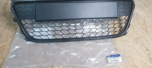 Hyundai i30 Front bumper lower grill 527780211