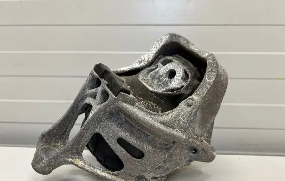 Audi Q7 4M Engine mount bracket 4m0199372FE