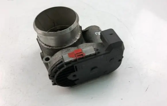 Audi A4 S4 B6 8E 8H Throttle valve 06B133062M