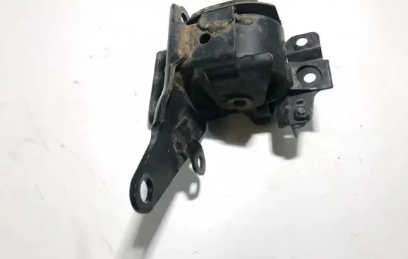 Toyota Avensis T250 Engine mount bracket