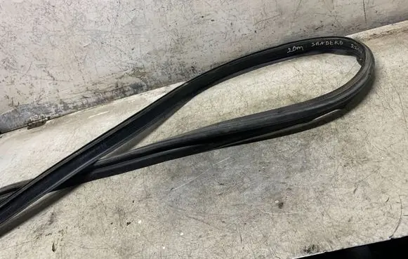 Dacia Sandero II Engine compartment rubber 