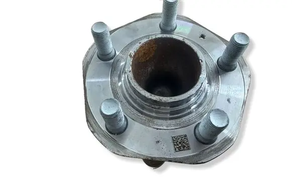 Front wheel hub