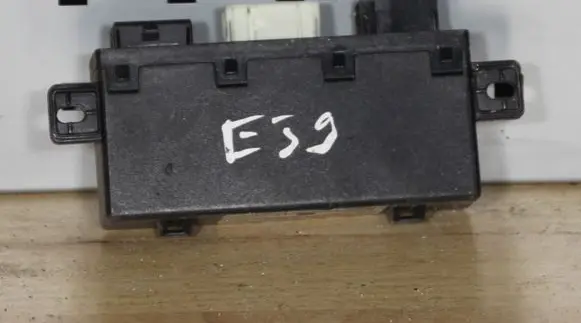 BMW 5 E39 Door control unit/module 613569042549 6904254 689667
