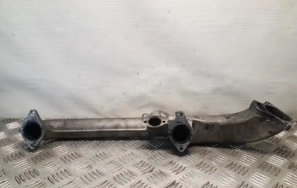 Volkswagen PASSAT B5 Intake manifold 059145770B