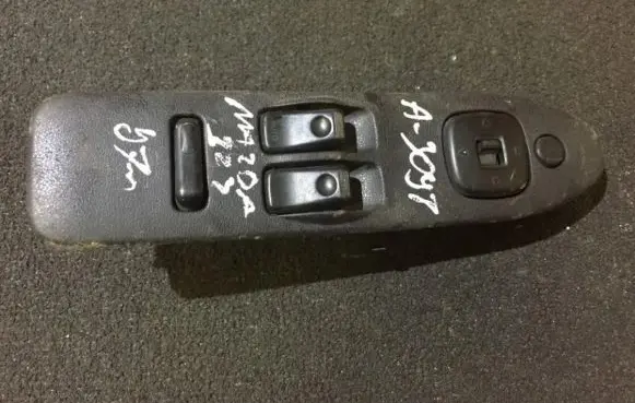 Mitsubishi Colt Electric window control switch
