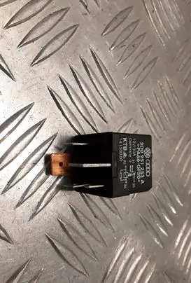 Volkswagen Touareg I Other relay 3D0951253A