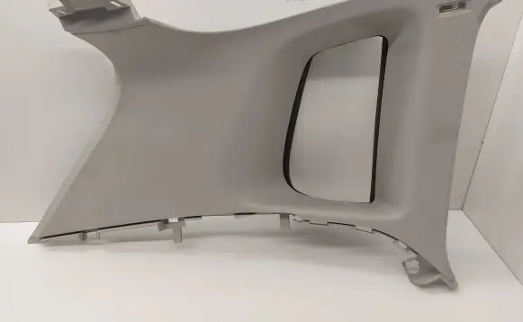 (D)pillar trim (top)
