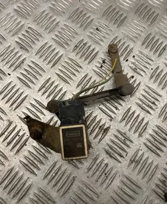 Volvo S80 Headlight/headlamp level sensor 6g9n3c492aa