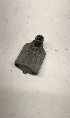 Porsche Cayenne (92A) Radiator mount bracket 7P0121079 5098
