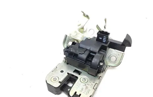 Audi A7 S7 4G Tailgate/trunk/boot lock/catch/latch 8K9827505A