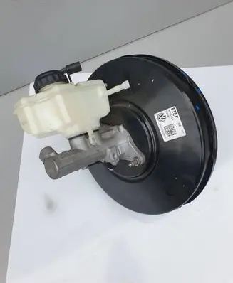 Volkswagen PASSAT B7 USA Brake booster 561614105H