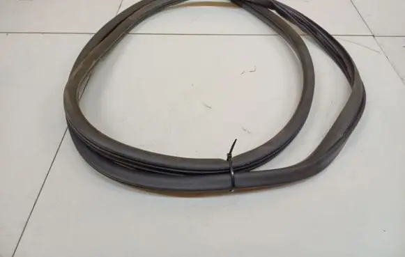 Toyota Corolla E120 E130 Rubber seal front coupe door 