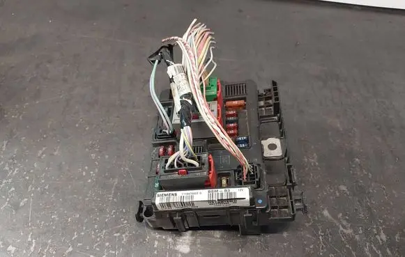 Peugeot Partner BSM Control unit 9643498880 964349888000