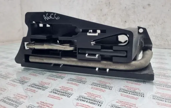 Audi A6 S6 C6 4F Tool set 4F5012111A