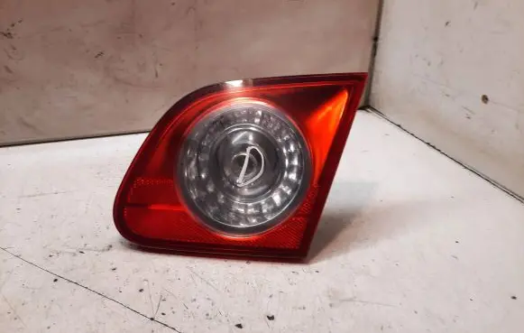 Volkswagen PASSAT B6 Tailgate rear/tail lights 273002
