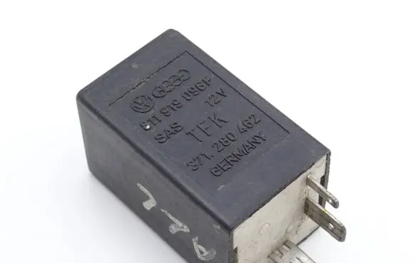 Volkswagen Golf II Other relay 811919096F