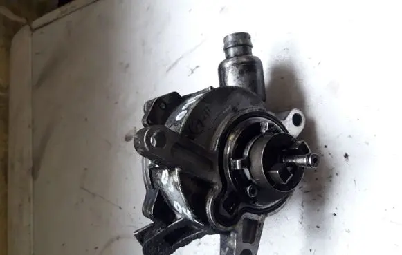 Volvo S60 Vacuum pump