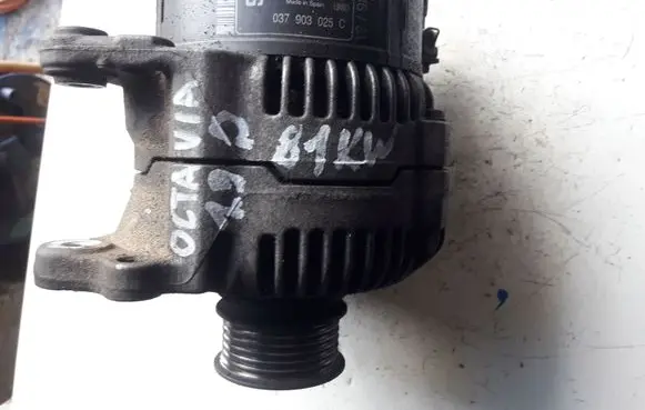 Skoda Octavia Mk1 (1U) Generator/alternator 0123320034 037903025C