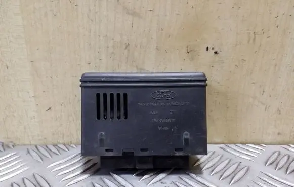 Ford Focus Comfort/convenience module 98AG14K150AE