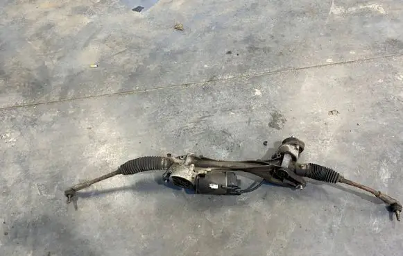 Volkswagen Golf VII Steering rack 