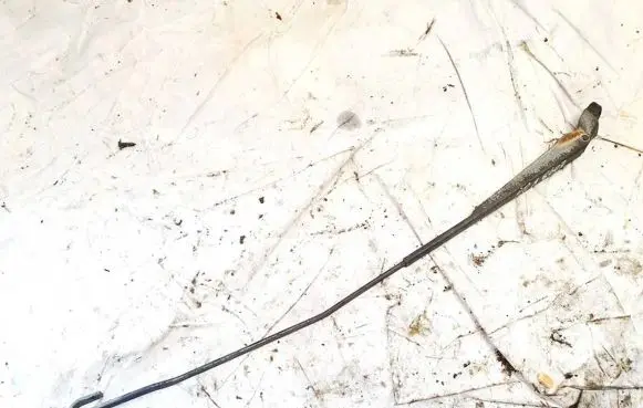 Renault Laguna I Front wiper blade arm 7700821934