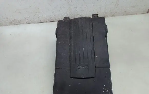 Volkswagen PASSAT B6 Battery box tray cover/lid 1K0915443A