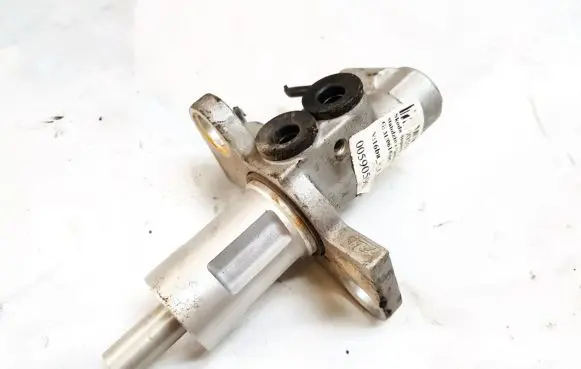 Skoda Superb B5 (3U) Master brake cylinder 3U0614105 03.7859-6301.4